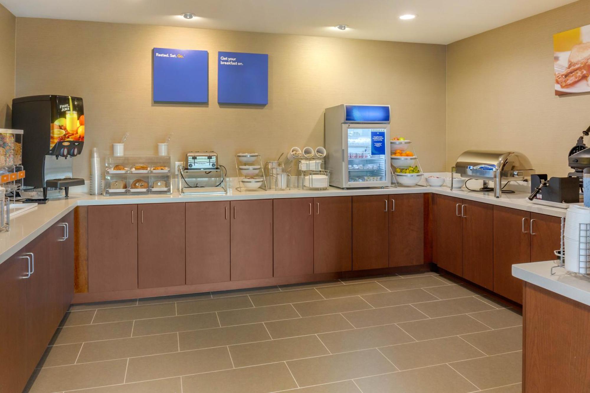 Comfort Inn & Suites Gap Amish Country Екстериор снимка