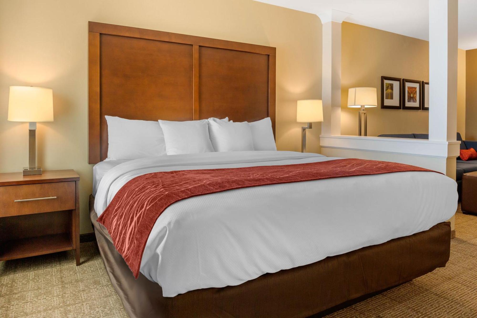 Comfort Inn & Suites Gap Amish Country Екстериор снимка