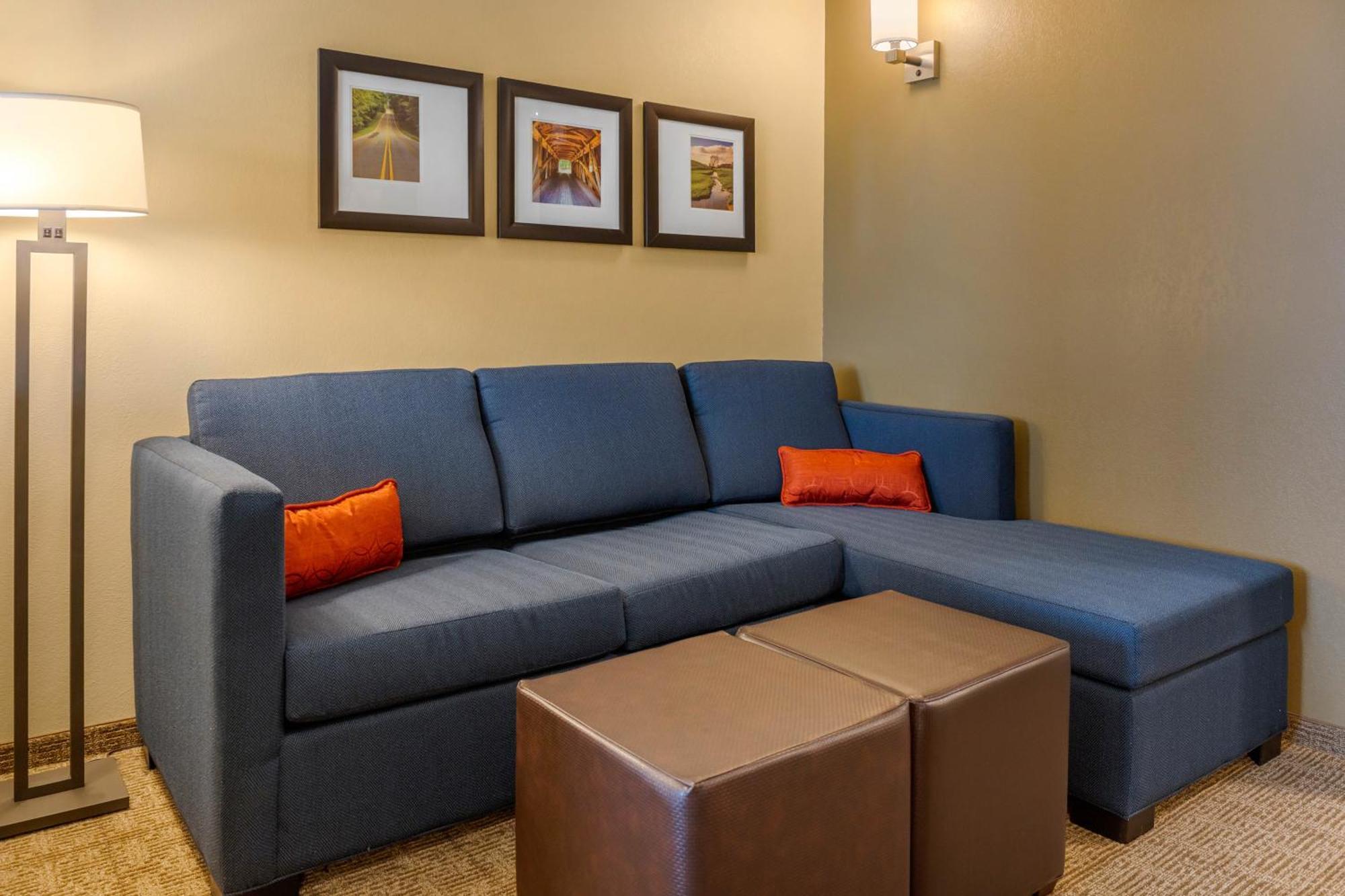 Comfort Inn & Suites Gap Amish Country Екстериор снимка