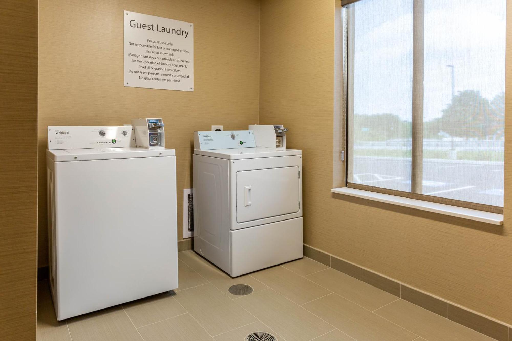 Comfort Inn & Suites Gap Amish Country Екстериор снимка