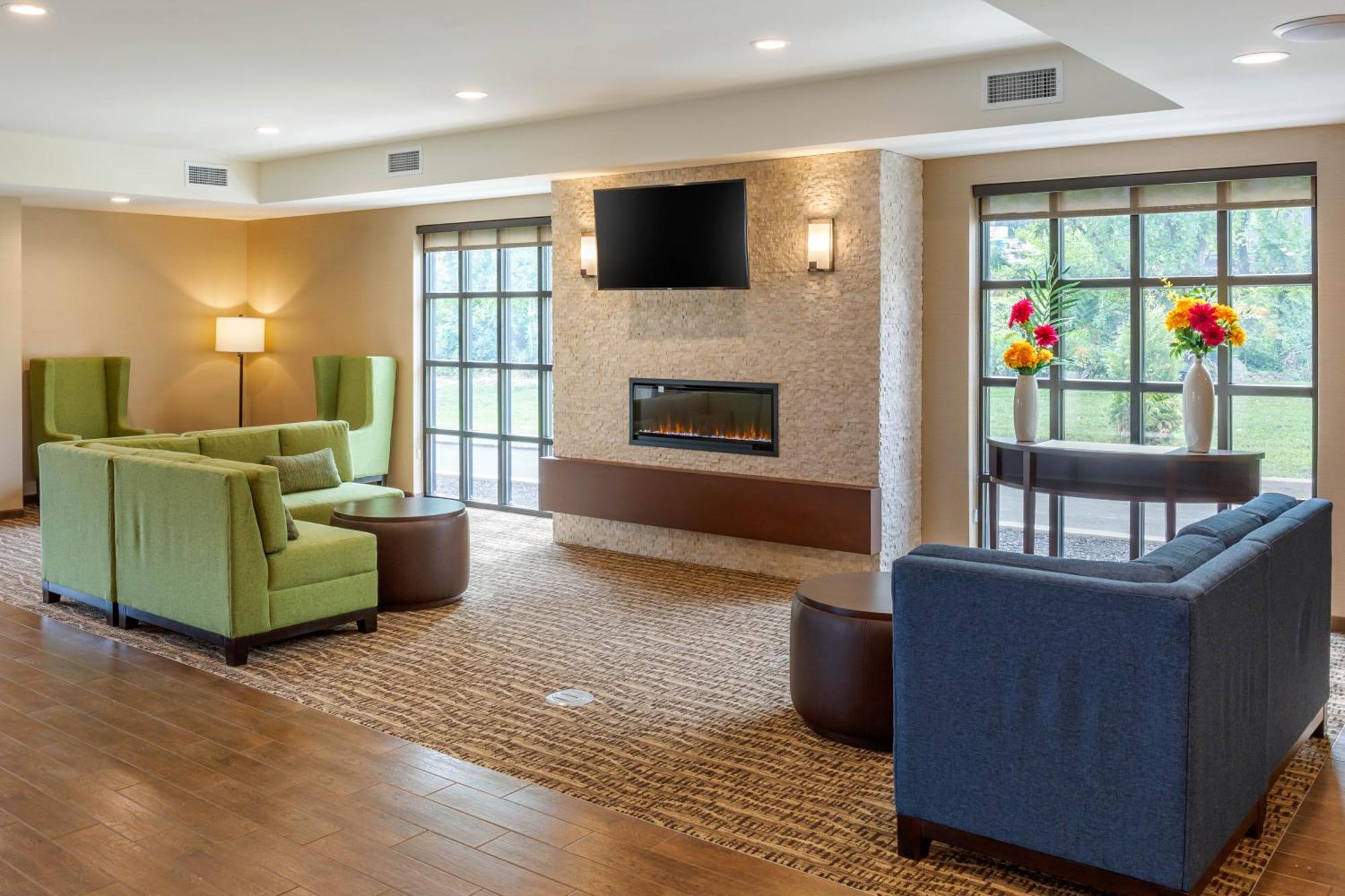 Comfort Inn & Suites Gap Amish Country Екстериор снимка