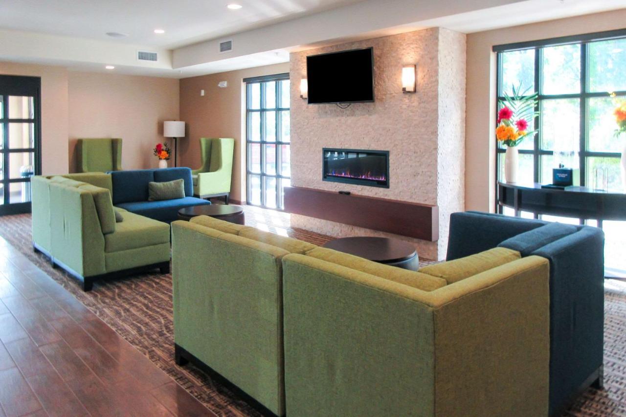 Comfort Inn & Suites Gap Amish Country Екстериор снимка